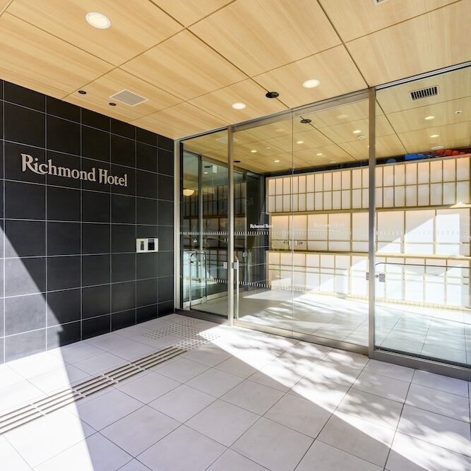 アールエヌティーホテルズ